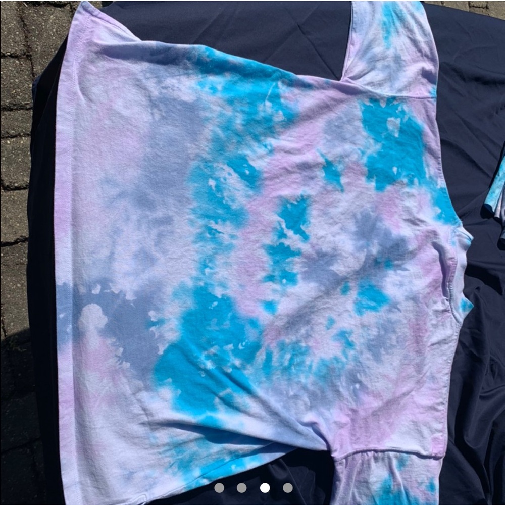 Hand dyed tie dye t shirt size XL blue purple pink